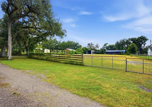 Photo 4 of Single family home for sale at 1810 Bland Way, Dover, FL 33527 | MLS# TB8544335 | Listing updated on 2026-09-29