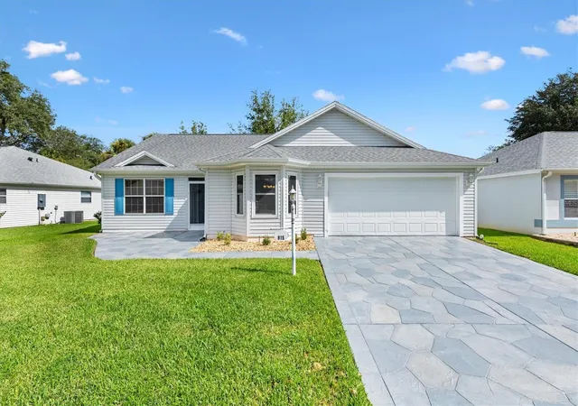 Photo 1 of Sale Pending at 915 Ventura Dr, Lady Lake, FL 32159 | MLS# G5117242 | Listing updated on 2026-09-28