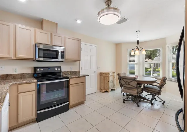 Photo 2 of Sale Pending at 915 Ventura Dr, Lady Lake, FL 32159 | MLS# G5117242 | Listing updated on 2026-09-28