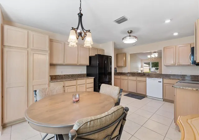 Photo 3 of Sale Pending at 915 Ventura Dr, Lady Lake, FL 32159 | MLS# G5117242 | Listing updated on 2026-09-28