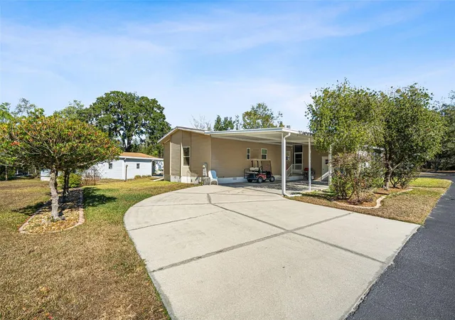 Photo 2 of Manufactured home for sale at 2973 Kingswood Cir, Brooksville, FL 34604 | MLS# W7889095 | Listing updated on 2026-09-05