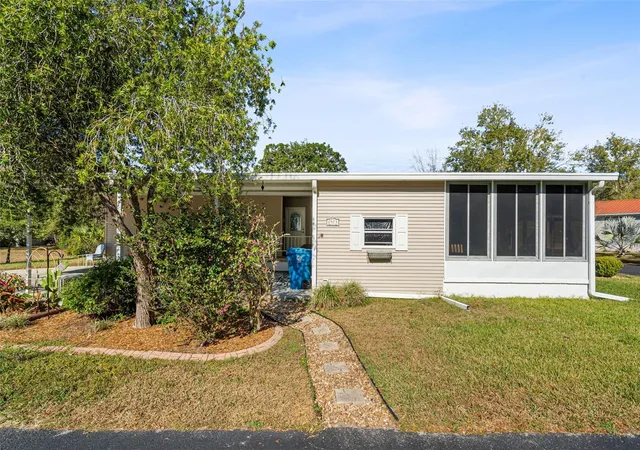 Photo 3 of Manufactured home for sale at 2973 Kingswood Cir, Brooksville, FL 34604 | MLS# W7889095 | Listing updated on 2026-09-05