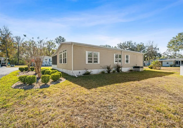 Photo 4 of Manufactured home for sale at 2973 Kingswood Cir, Brooksville, FL 34604 | MLS# W7889095 | Listing updated on 2026-09-05
