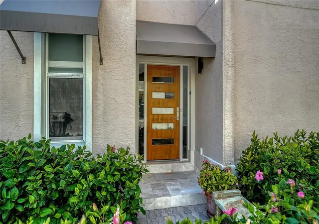 Photo 3 of Single family home for sale at 3530 Mistletoe Ln, Longboat Key, FL 34228 | MLS# A4704713 | Listing updated on 2026-09-02