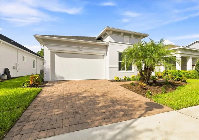 Photo 3 of Single family home for sale at 5006 E Fountainwood Dr, Saint Cloud, FL 34772 | MLS# S5156737 | Listing updated on 2026-09-05
