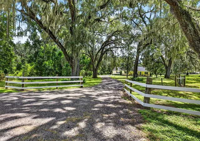 Photo 2 of Sale Pending at 17380 Sweetwater Rd, Dade City, FL 33523 | MLS# TB8544451 | Listing updated on 2026-09-08