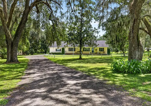 Photo 4 of Sale Pending at 17380 Sweetwater Rd, Dade City, FL 33523 | MLS# TB8544451 | Listing updated on 2026-09-08