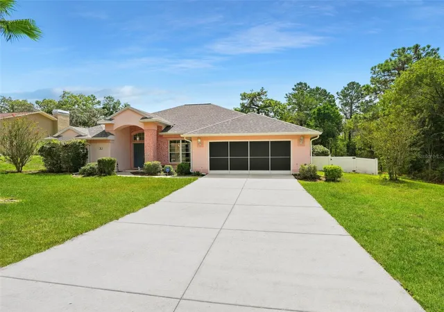 Photo 2 of Single family home for sale at 56 Oak Village Blvd, Homosassa, FL 34446 | MLS# W7889100 | Listing updated on 2026-09-03