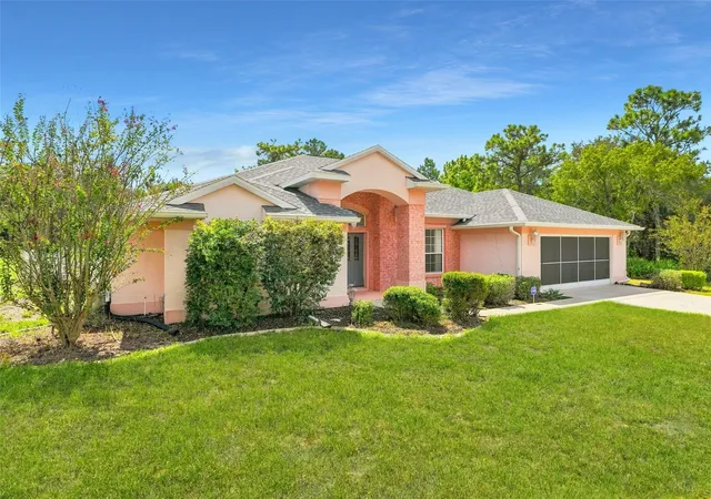 Photo 2 of Single family home for sale at 56 Oak Village Blvd, Homosassa, FL 34446 | MLS# W7889100 | Listing updated on 2026-09-03