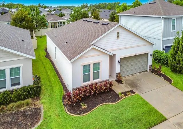 Photo 3 of Single family home for sale at 2929 Deerberry Ln, Clermont, FL 34714 | MLS# O6438203 | Listing updated on 2026-10-07