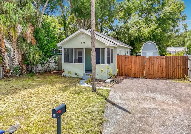 Single family home for sale at 608 N Lincoln Ave, TAMPA, FL 33609 | MLS# TB8544478