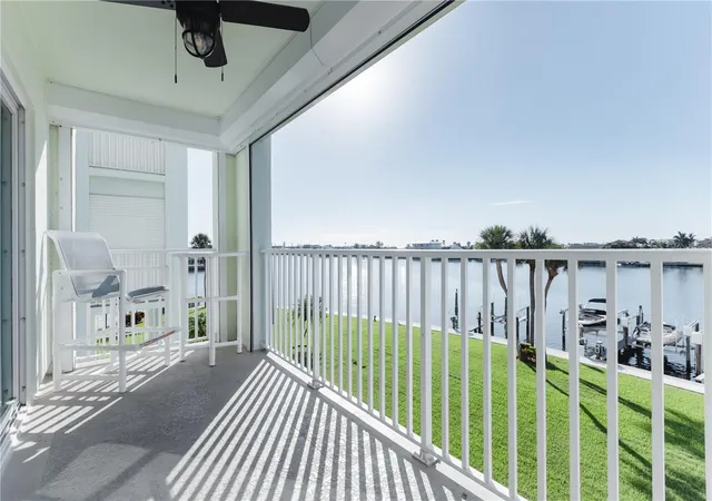Listing Photo 1 - Condo for sale in building located at 400 64Th Ave, St. Petersburg, FL 33706 - Unit #305