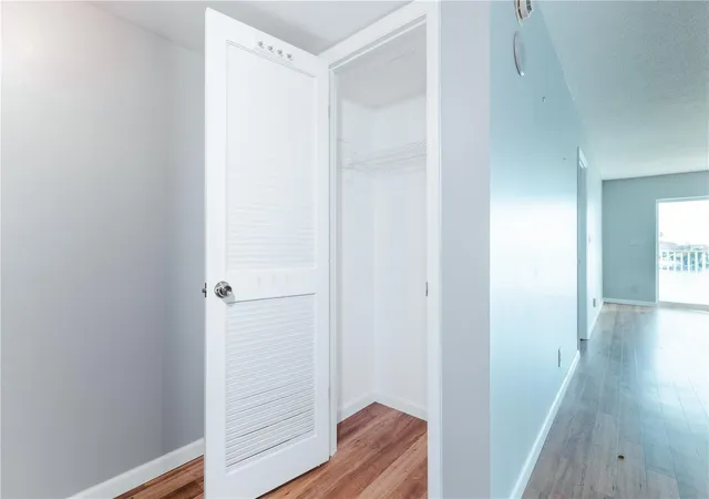 Listing Photo 5 - Condo for sale in building located at 400 64Th Ave, St. Petersburg, FL 33706 - Unit #305