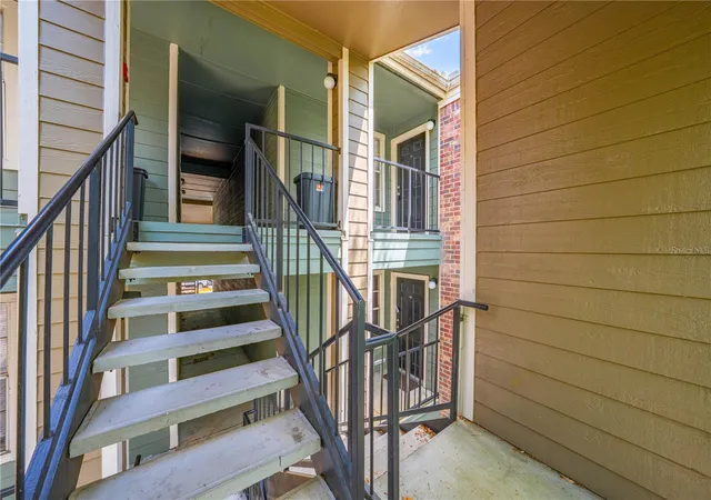 Photo 2 of Sale Pending at 2210 Yankee Pl #334, Orlando, FL 32839 | MLS# S5156750 | Listing updated on 2026-09-08