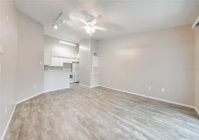 Photo 4 of Sale Pending at 2210 Yankee Pl #334, Orlando, FL 32839 | MLS# S5156750 | Listing updated on 2026-09-08