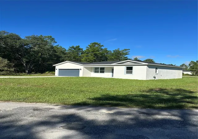 Photo 2 of Single family home for sale at 14 Fisher Ct, Ocklawaha, FL 32179 | MLS# G5117260 | Listing updated on 2026-09-02
