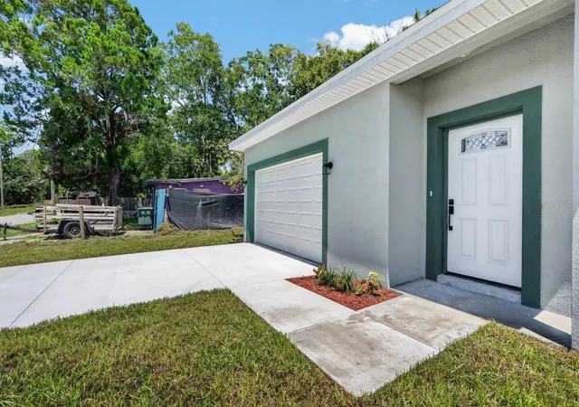 Photo 2 of Single family home for sale at 757 Indiana St, Daytona Beach, FL 32114 | MLS# V4951061 | Listing updated on 2026-09-03