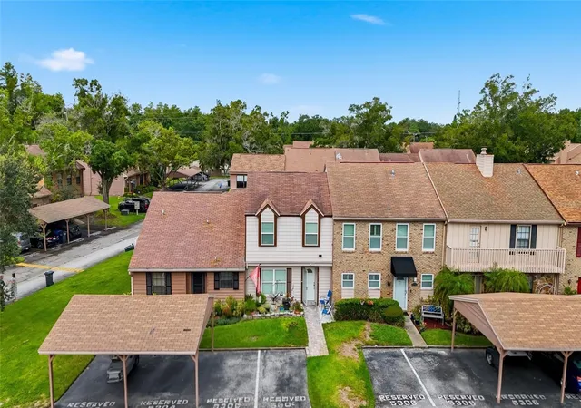 Photo 3 of Townhouse for sale at 5304 Bradbury Ct, Tampa, FL 33624 | MLS# TB8544581 | Listing updated on 2026-09-02