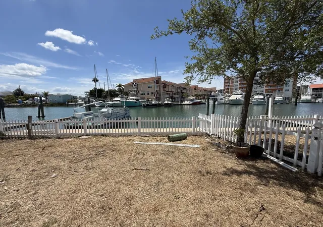 Listing Photo 5 - Condo for sale in building located at 249 Boca Ciega Dr, MADEIRA BEACH, FL 33708