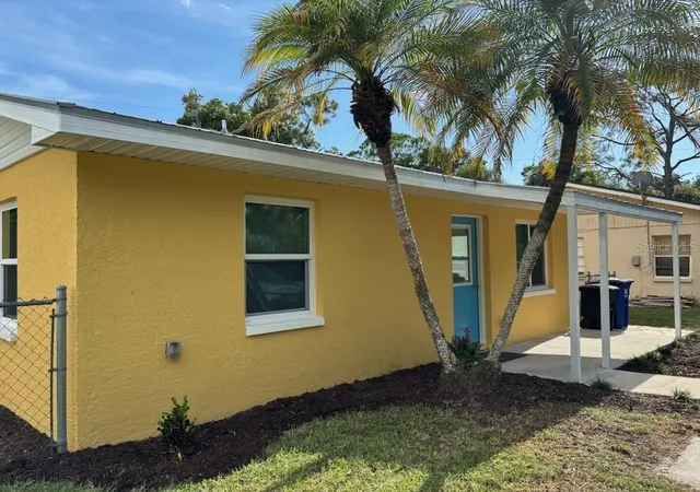 Photo 2 of Single family home for sale at 537 Capitol St, North Fort Myers, FL 33903 | MLS# C7530251 | Listing updated on 2026-09-03