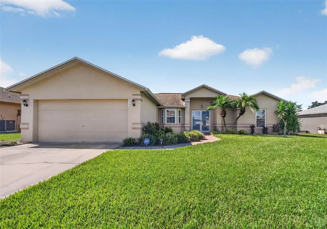 Photo 1 of Single family home for sale at 706 Highland Crst Loop, Lake Wales, FL 33853 | MLS# O6438300 | Listing updated on 2026-09-05