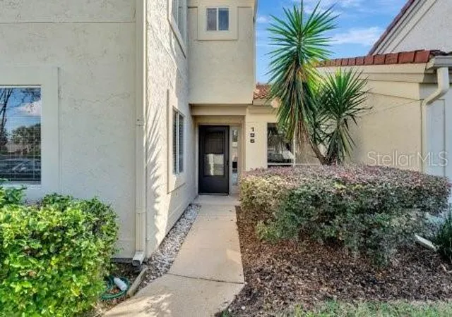 Photo 2 of Condo for sale at 196 W Sabal Palm Pl #196, Longwood, FL 32779 | MLS# O6438332 | Listing updated on 2026-09-02