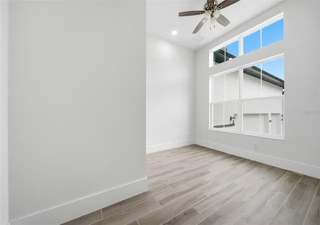 Photo 4 of Single family home for sale at 555 Sanctuary Golf Pl, Apopka, FL 32712 | MLS# O6438336 | Listing updated on 2026-09-04