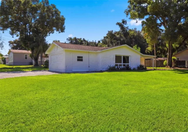 Photo 4 of Single family home for sale at 39250 Miramar Dr, Zephyrhills, FL 33540 | MLS# TB8544669 | Listing updated on 2026-09-02