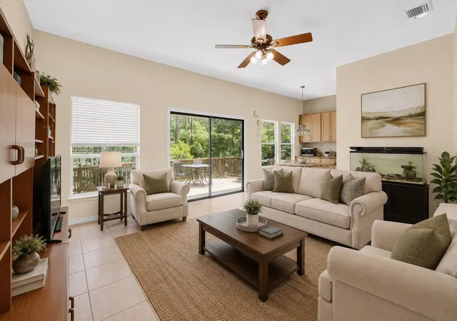Photo 4 of Single family home for sale at 325 NW 80th Boulevard, Gainesville, FL 32607 | MLS# OM731500 | Listing updated on 2026-09-03