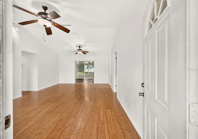 Photo 3 of Single family home for sale at 3826 NE 5th Terrace, Ocala, FL 34479 | MLS# OM731503 | Listing updated on 2026-09-02