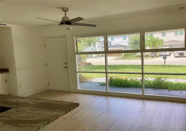 Photo 3 of Single family home for sale at 2370 Bahia Vista St, Sarasota, FL 34239 | MLS# A4704791 | Listing updated on 2026-09-02