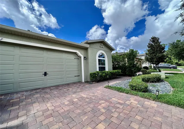 Photo 2 of Single family home for sale at 1557 Amber Leaf Cir, Ocoee, FL 34761 | MLS# O6438403 | Listing updated on 2026-09-06