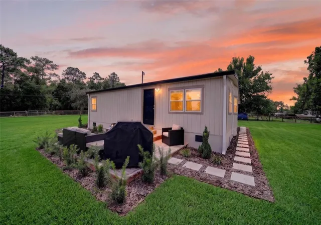 Manufactured home for sale at 8600 NE 41st Court, ANTHONY, FL 32617 | MLS# OM731521