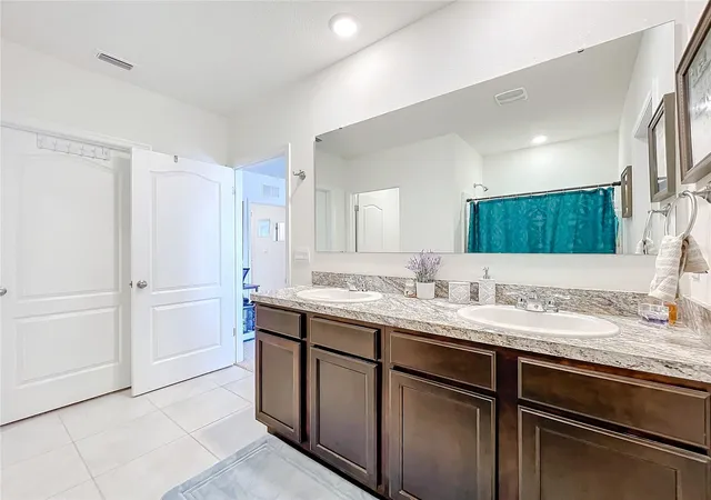 Photo 3 of Single family home for sale at 1634 Reddish Egret Ct, Davenport, FL 33897 | MLS# S5156783 | Listing updated on 2026-09-02