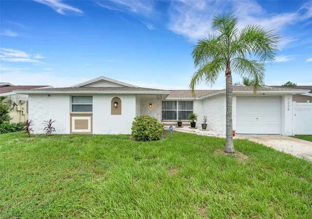 Photo 1 of Single family home for sale at 7234 Oakshire Dr, Port Richey, FL 34668 | MLS# A4704820 | Listing updated on 2026-10-01