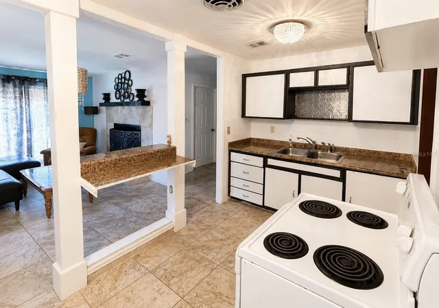 Photo 2 of Sale Pending at 3606 Anna Dr, Apopka, FL 32703 | MLS# O6438459 | Listing updated on 2026-09-03