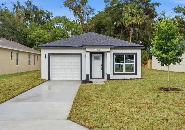 Photo 1 of Single family home for sale at 1105 S Adelle Ave, Deland, FL 32720 | MLS# V4951075 | Listing updated on 2026-10-06