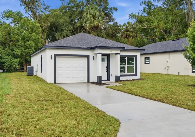 Photo 3 of Single family home for sale at 1105 S Adelle Ave, Deland, FL 32720 | MLS# V4951075 | Listing updated on 2026-10-06