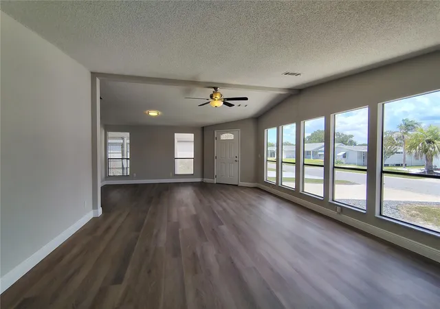 Photo 3 of Manufactured home for sale at 702 Turnberry Ln, Lady Lake, FL 32159 | MLS# G5117290 | Listing updated on 2026-09-30