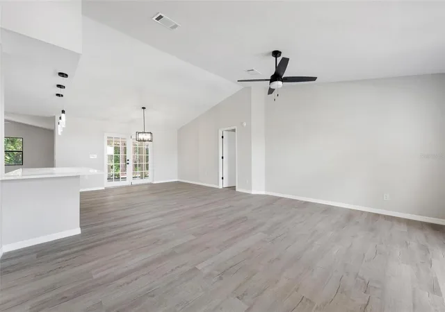 Photo 2 of Single family home for sale at 172 Shady Pine Ln, Nokomis, FL 34275 | MLS# A4704826 | Listing updated on 2026-09-04