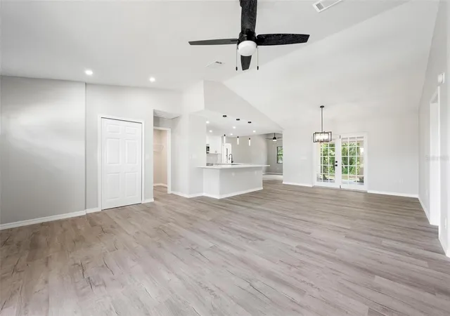 Photo 3 of Single family home for sale at 172 Shady Pine Ln, Nokomis, FL 34275 | MLS# A4704826 | Listing updated on 2026-09-04