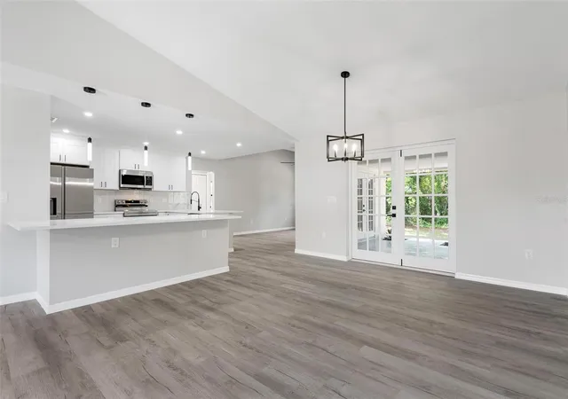 Photo 4 of Single family home for sale at 172 Shady Pine Ln, Nokomis, FL 34275 | MLS# A4704826 | Listing updated on 2026-09-04