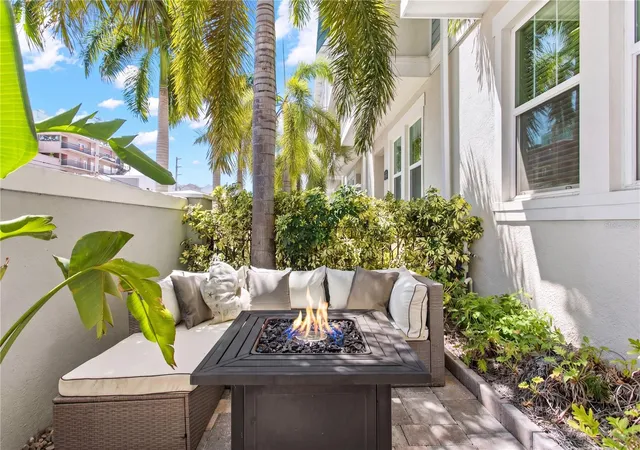 Photo 2 of Townhouse for sale at 268 8th Street N, Saint Petersburg, FL 33701 | MLS# TB8544833 | Listing updated on 2026-09-04