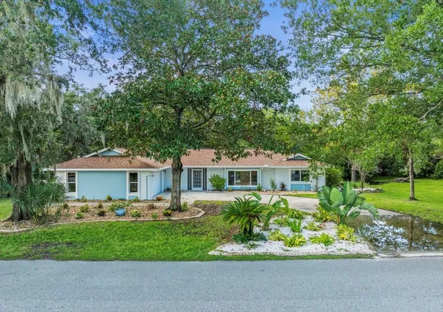 Photo 2 of Single family home for sale at 11815 W Waterway Dr, Homosassa, FL 34448 | MLS# W7889134 | Listing updated on 2026-09-04