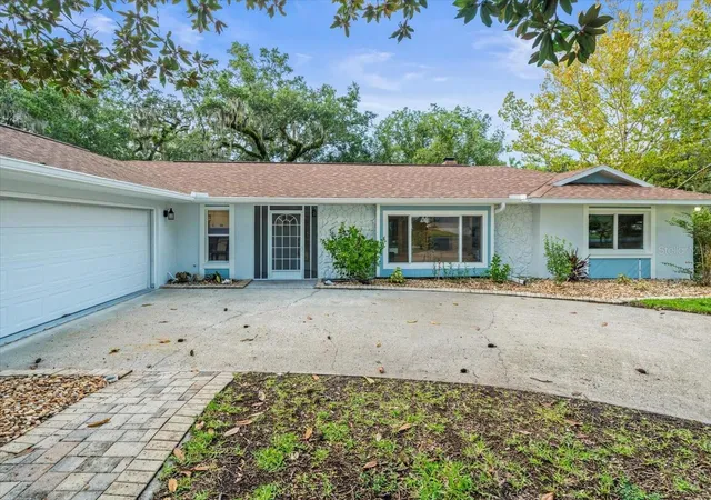Photo 2 of Single family home for sale at 11815 W Waterway Dr, Homosassa, FL 34448 | MLS# W7889134 | Listing updated on 2026-09-04