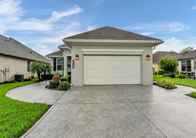 Photo 4 of Single family home for sale at 2309 Lake James Way, Lakeland, FL 33810 | MLS# L4964762 | Listing updated on 2026-09-03