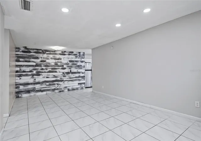 Photo 3 of Single family home for sale at 2841 Empire Pl, Sanford, FL 32773 | MLS# O6438563 | Listing updated on 2026-09-03