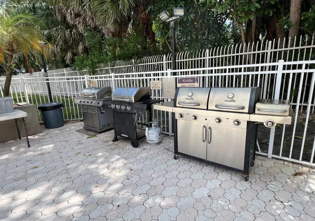 Photo 14 of Condo for sale at 3910 Inverrary Blvd #B301, Lauderhill, FL 33319 | MLS# O6438566 | Listing updated on 2026-09-04