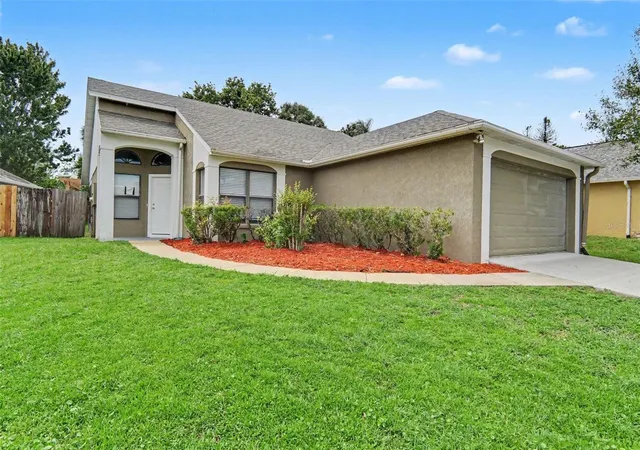 Photo 1 of Single family home for sale at 1097 Covington St, Oviedo, FL 32765 | MLS# O6438593 | Listing updated on 2026-10-05