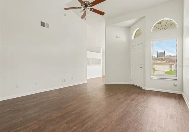 Photo 3 of Single family home for sale at 1097 Covington St, Oviedo, FL 32765 | MLS# O6438593 | Listing updated on 2026-10-05